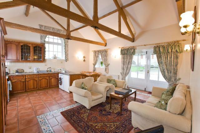 The Stables Villa South Barrow Bagian luar foto